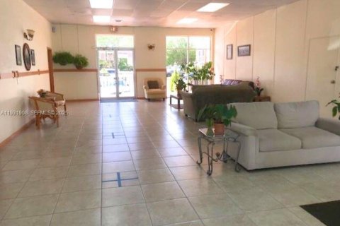 Condominio en venta en Deerfield Beach, Florida, 1 dormitorio, 64.57 m2 № 1990548 - foto 16