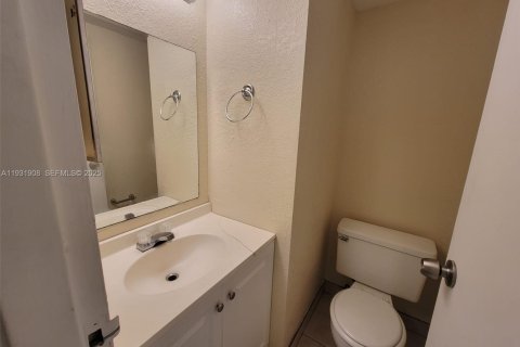 Condominio en venta en Deerfield Beach, Florida, 1 dormitorio, 64.57 m2 № 1990548 - foto 8