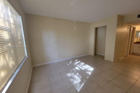 Condominio en venta en Deerfield Beach, Florida, 1 dormitorio, 64.57 m2 № 1990548 - foto 9