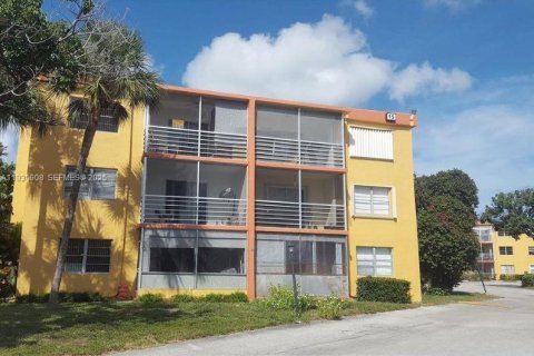 Condominio en venta en Deerfield Beach, Florida, 1 dormitorio, 64.57 m2 № 1990548 - foto 21