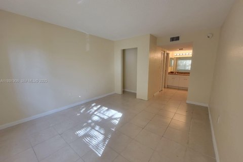 Condominio en venta en Deerfield Beach, Florida, 1 dormitorio, 64.57 m2 № 1990548 - foto 11