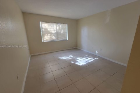 Condominio en venta en Deerfield Beach, Florida, 1 dormitorio, 64.57 m2 № 1990548 - foto 10