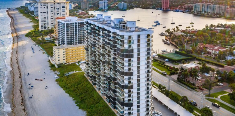 Кондоминиум с 2 спальнями в Бока-Ратон, Флорида № 1003811