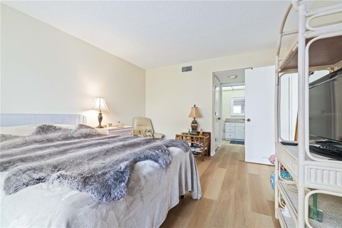 Condo in Clearwater, Florida, 1 bedroom  № 1774723 - photo 18