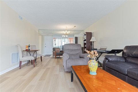 Condo in Clearwater, Florida, 1 bedroom  № 1774723 - photo 5