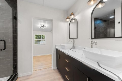 House in Saint Petersburg, Florida 3 bedrooms, 131.36 sq.m. № 1870260 - photo 17