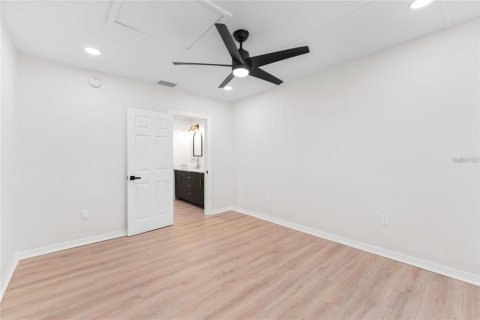 House in Saint Petersburg, Florida 3 bedrooms, 131.36 sq.m. № 1870260 - photo 16