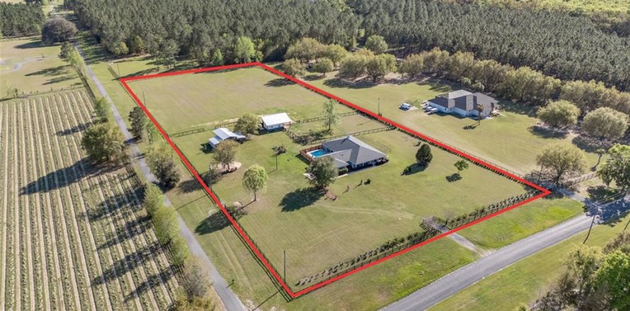 Villa ou maison à High Springs, Floride 5 chambres, 265.24 m2 № 1602869