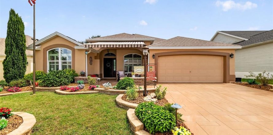 Villa ou maison à The Villages, Floride 3 chambres, 183.2 m2 № 2411699