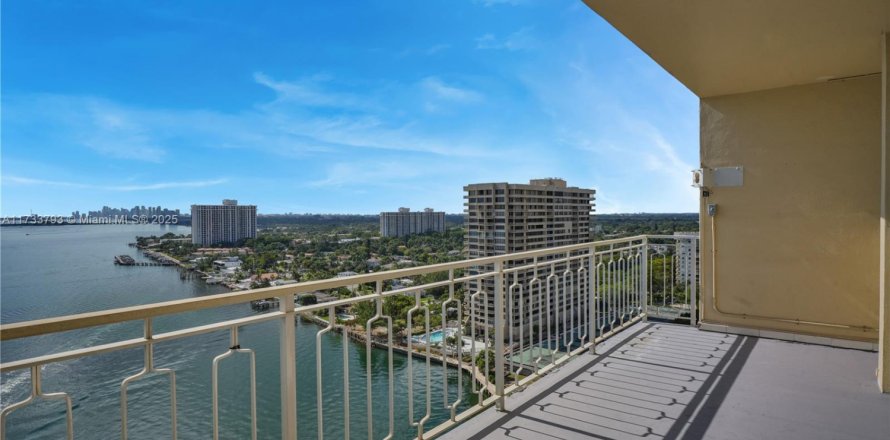 Condo à Miami, Floride, 2 chambres  № 1811102