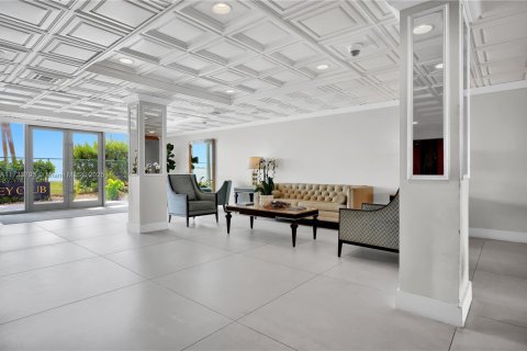 Copropriété à vendre à Miami, Floride: 2 chambres, 126.16 m2 № 1811102 - photo 19