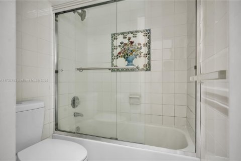 Copropriété à vendre à Miami, Floride: 2 chambres, 126.16 m2 № 1811102 - photo 15
