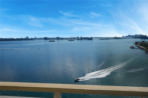 Copropriété à vendre à Miami, Floride: 2 chambres, 126.16 m2 № 1811102 - photo 3