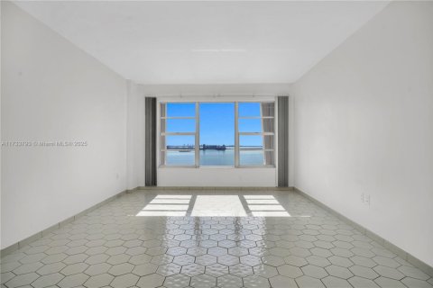 Copropriété à vendre à Miami, Floride: 2 chambres, 126.16 m2 № 1811102 - photo 8