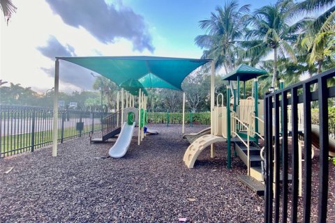 Casa en venta en Miramar, Florida, 4 dormitorios, 238.39 m2 № 1967443 - foto 27