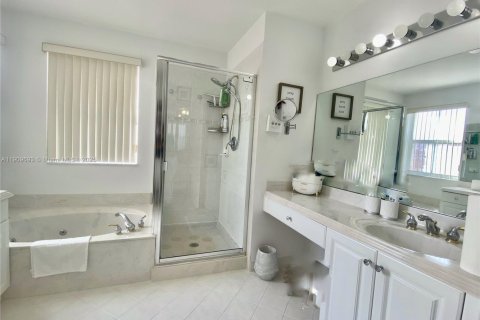 Casa en venta en Miramar, Florida, 4 dormitorios, 238.39 m2 № 1967443 - foto 20