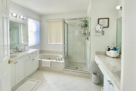 Casa en venta en Miramar, Florida, 4 dormitorios, 238.39 m2 № 1967443 - foto 19