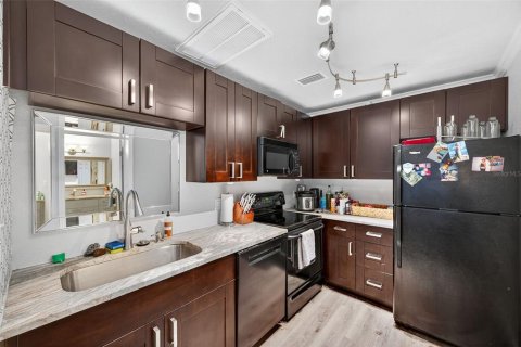 Condominio en venta en Saint Petersburg, Florida, 1 dormitorio, 76.46 m2 № 2206121 - foto 9