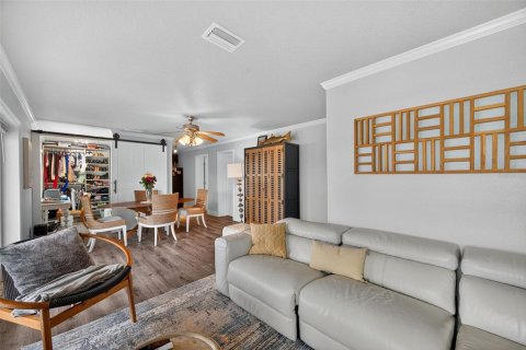 Condominio en venta en Saint Petersburg, Florida, 1 dormitorio, 76.46 m2 № 2206121 - foto 11