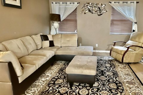Casa en alquiler en West Palm Beach, Florida, 5 dormitorios, 245.63 m2 № 2245325 - foto 13