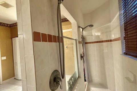 Casa en alquiler en West Palm Beach, Florida, 5 dormitorios, 245.63 m2 № 2245325 - foto 19