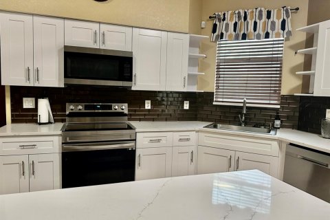 Casa en alquiler en West Palm Beach, Florida, 5 dormitorios, 245.63 m2 № 2245325 - foto 10