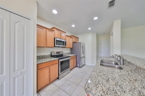 Casa en alquiler en Ruskin, Florida, 4 dormitorios, 167.69 m2 № 1904439 - foto 4