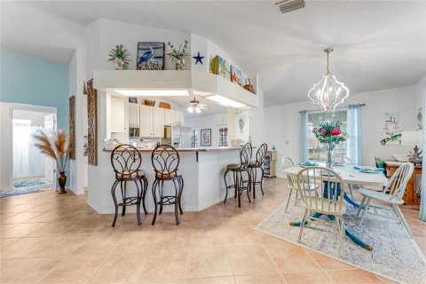 House in Oak Hill, Florida 3 bedrooms, 162.58 sq.m. № 1787649 - photo 4