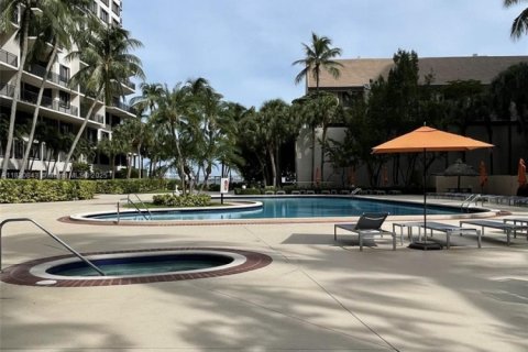 Condominio en alquiler en Miami, Florida, 2 dormitorios, 88.26 m2 № 1934170 - foto 14
