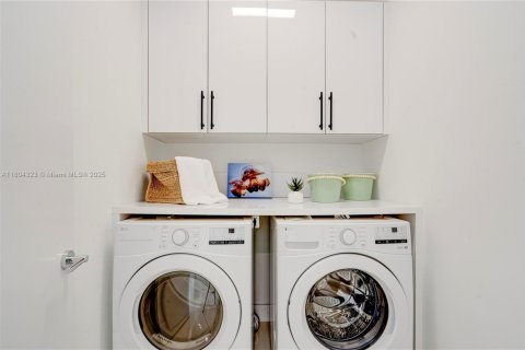 Immobilier commercial à vendre à Miami, Floride: 555.93 m2 № 1961686 - photo 29