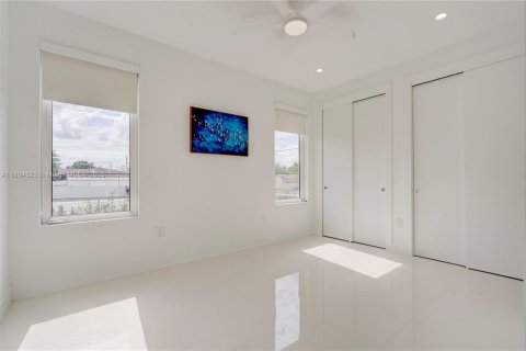 Immobilier commercial à vendre à Miami, Floride: 555.93 m2 № 1961686 - photo 21