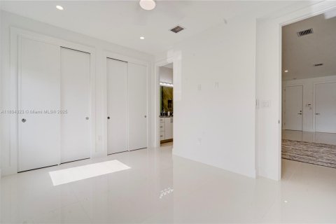 Immobilier commercial à vendre à Miami, Floride: 555.93 m2 № 1961686 - photo 22