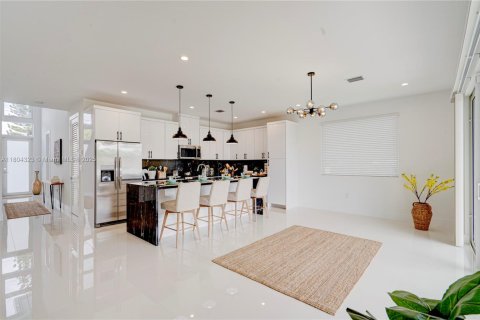 Immobilier commercial à vendre à Miami, Floride: 555.93 m2 № 1961686 - photo 8