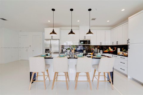 Immobilier commercial à vendre à Miami, Floride: 555.93 m2 № 1961686 - photo 17