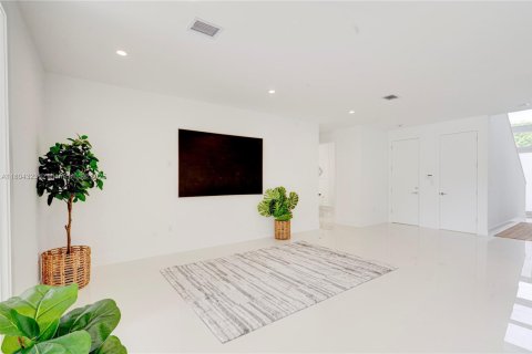 Immobilier commercial à vendre à Miami, Floride: 555.93 m2 № 1961686 - photo 18