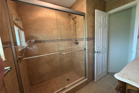 Commercial property in Miami, Florida 1 bedroom, 165.18 sq.m. № 1952232 - photo 7