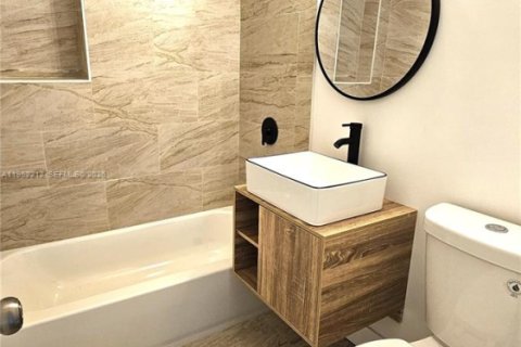 Снять в аренду коммерческую недвижимость в Майами, Флорида 4 спальни, 148.64м2, № 2006580 - фото 7