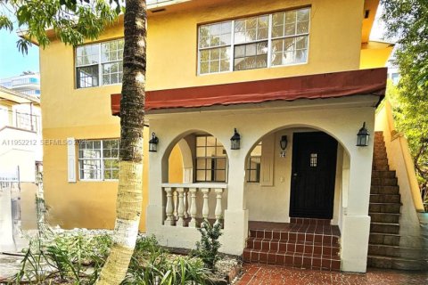 Коммерческая недвижимость в Майами, Флорида 4 спальни, 148.64м2 № 2006580