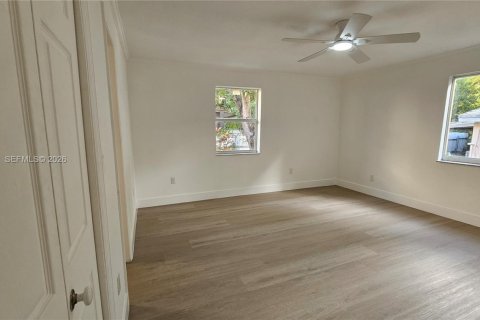 Снять в аренду коммерческую недвижимость в Майами, Флорида 4 спальни, 148.64м2, № 2006580 - фото 13