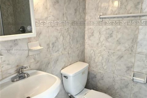 Снять в аренду коммерческую недвижимость в Майами, Флорида 4 спальни, 148.64м2, № 2006580 - фото 10