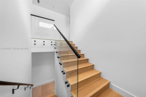 Touwnhouse à vendre à Miami, Floride: 3 chambres, 196.02 m2 № 2032967 - photo 28