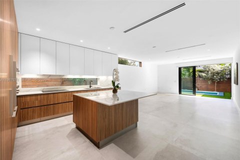 Touwnhouse à vendre à Miami, Floride: 3 chambres, 196.02 m2 № 2032967 - photo 15
