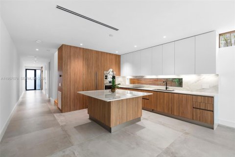 Touwnhouse à vendre à Miami, Floride: 3 chambres, 196.02 m2 № 2032967 - photo 23