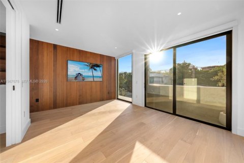 Touwnhouse à vendre à Miami, Floride: 3 chambres, 196.02 m2 № 2032967 - photo 29