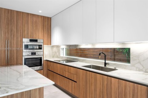 Touwnhouse à vendre à Miami, Floride: 3 chambres, 196.02 m2 № 2032967 - photo 11