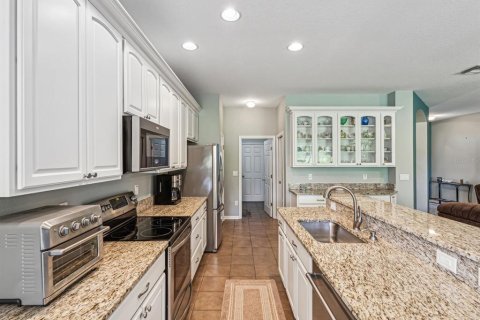 House in New Port Richey, Florida 3 bedrooms, 174.75 sq.m. № 1616102 - photo 3