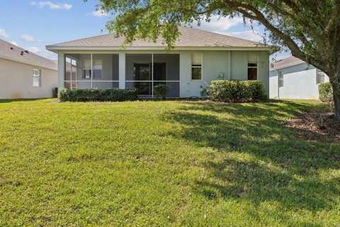 House in New Port Richey, Florida 3 bedrooms, 174.75 sq.m. № 1616102 - photo 5