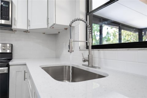 Casa en venta en Orlando, Florida, 3 dormitorios, 129.32 m2 № 1899068 - foto 7