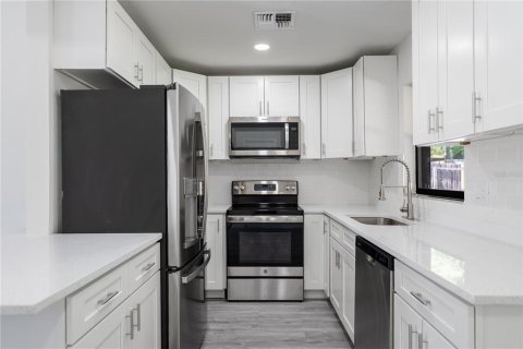 Casa en venta en Orlando, Florida, 3 dormitorios, 129.32 m2 № 1899068 - foto 5