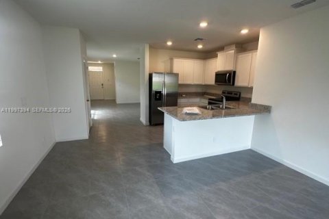 Villa ou maison à louer à Port St. Lucie, Floride: 3 chambres, 139.73 m2 № 2059289 - photo 3